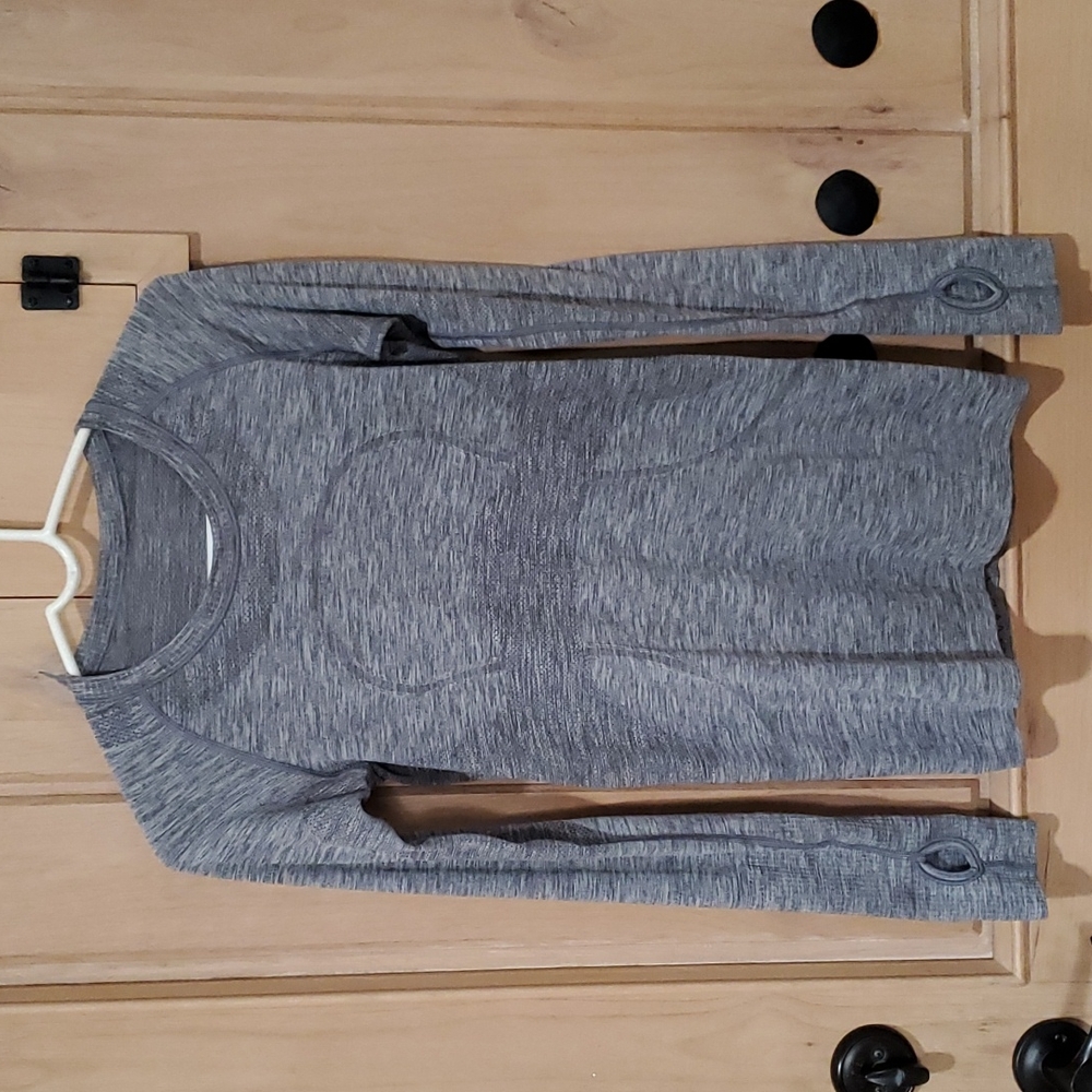 LULULEMON Swiftly Tech Long Sleeve Shirt Size 6